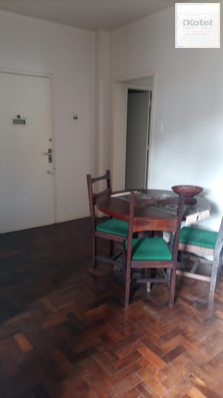 apartamento com 74m de área privativa, 02 dormitórios, sendo um deles com sacada, Rua Pinto Bandeira
