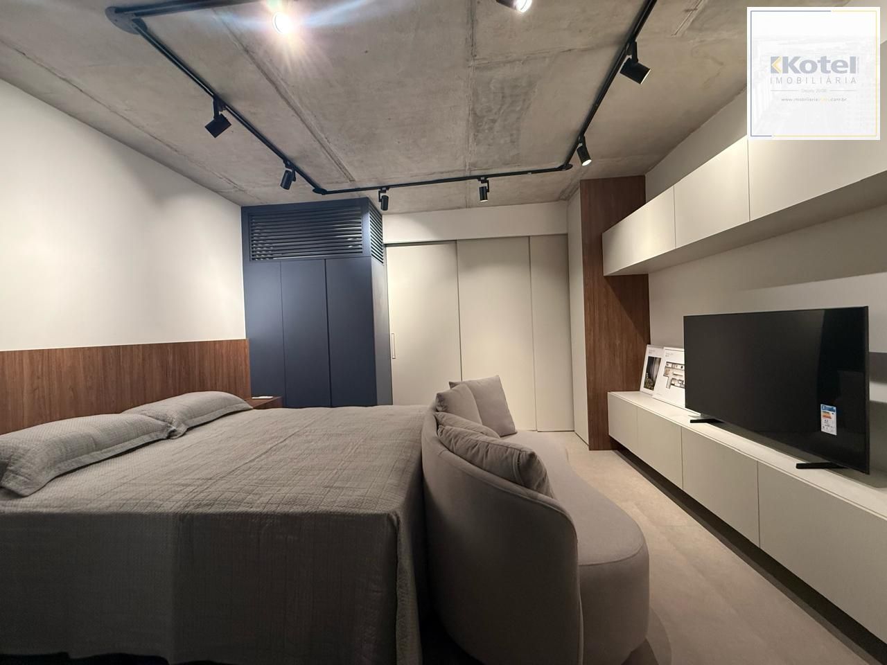 Apartamento Novo, studio grande com 45,97m² privativos, mobiliado, leste norte,  vista, junto ao parcão e zafari cabral