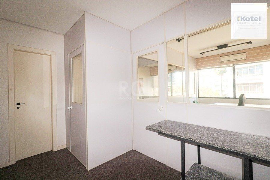 Conjunto/Sala para Venda - 37.14m², 0 dormitórios, Petrópolis