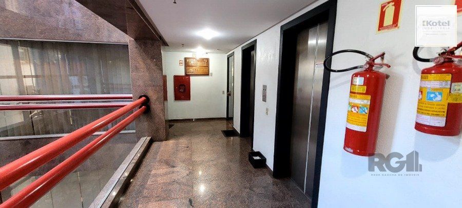 SALA AMPLA COM 73M² PRIVATIVOS, CENTRO PORTO ALEGRE, GARAGEM, ELEVADOR