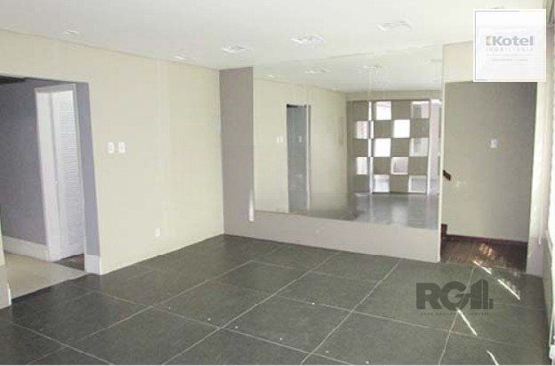 PRÉDIO A VENDA na rua Cairu, Navegantes Porto Alegre RS com aproximadamente 430m², com 2 pavimentos,  espaço de estacionamento para 8 veiculos, — foto 2