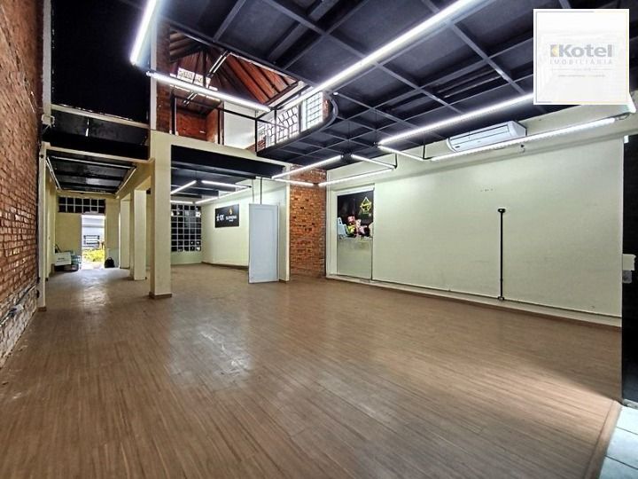 Prédio Comercial 3 quartos à venda, 250m², Navegantes - Porto Alegre