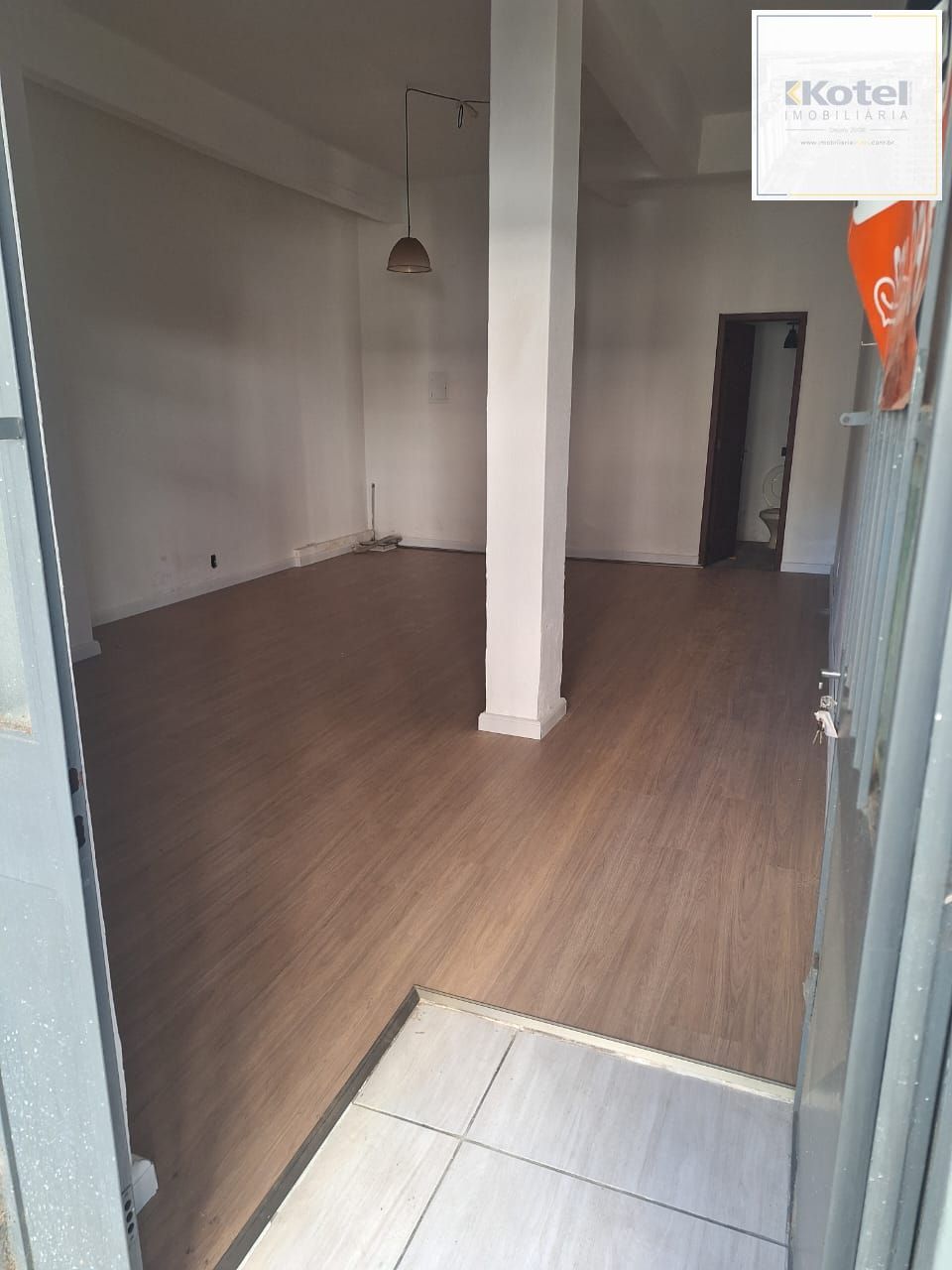 Excelente loja térreo na Rua Demétrio Ribeiro, Centro Historico, com 39,07 m2 de área privativa ,banheiro. R$190 mil