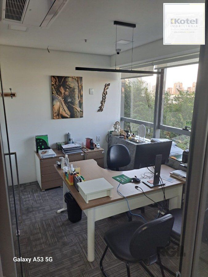 AMPLO CONJUNTO COMERCIAL COM 81 M2  NO HOM NILO — foto 3