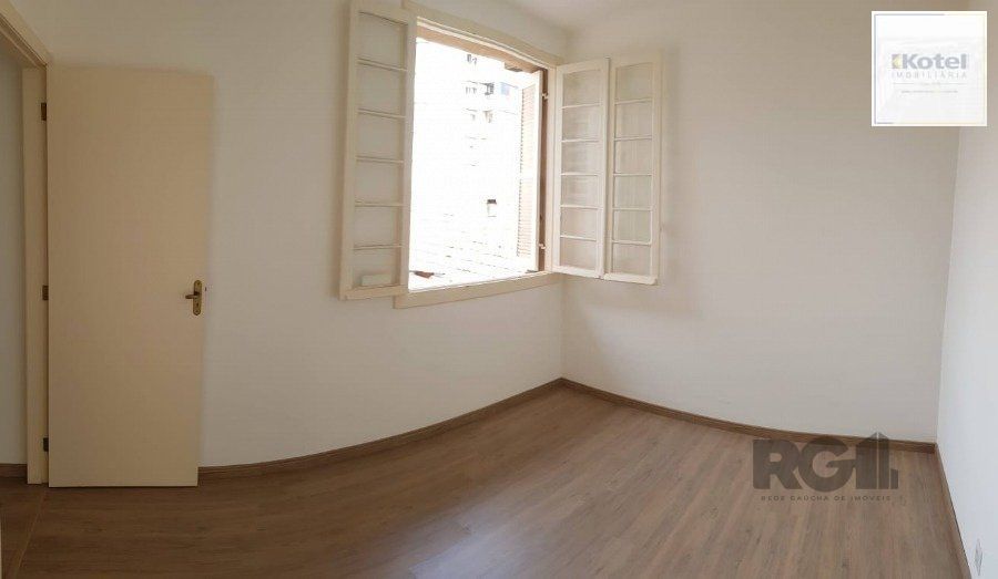 VENDA APARTAMENTO 2 DORMITÓRIOS, MENINO DEUS, REFORMADO,  BAIXA TAXA CONDOMINIAL, ENSOLARADO