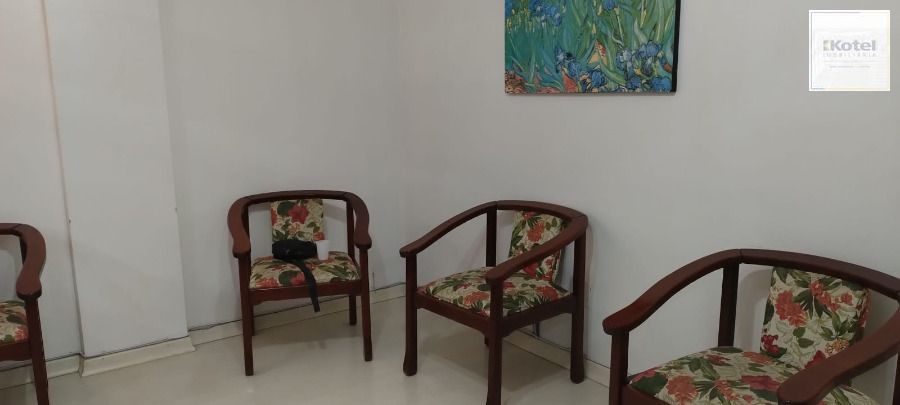 Sala comercial na Av. Cristovão Colombo, medindo 53,16 m² privativos