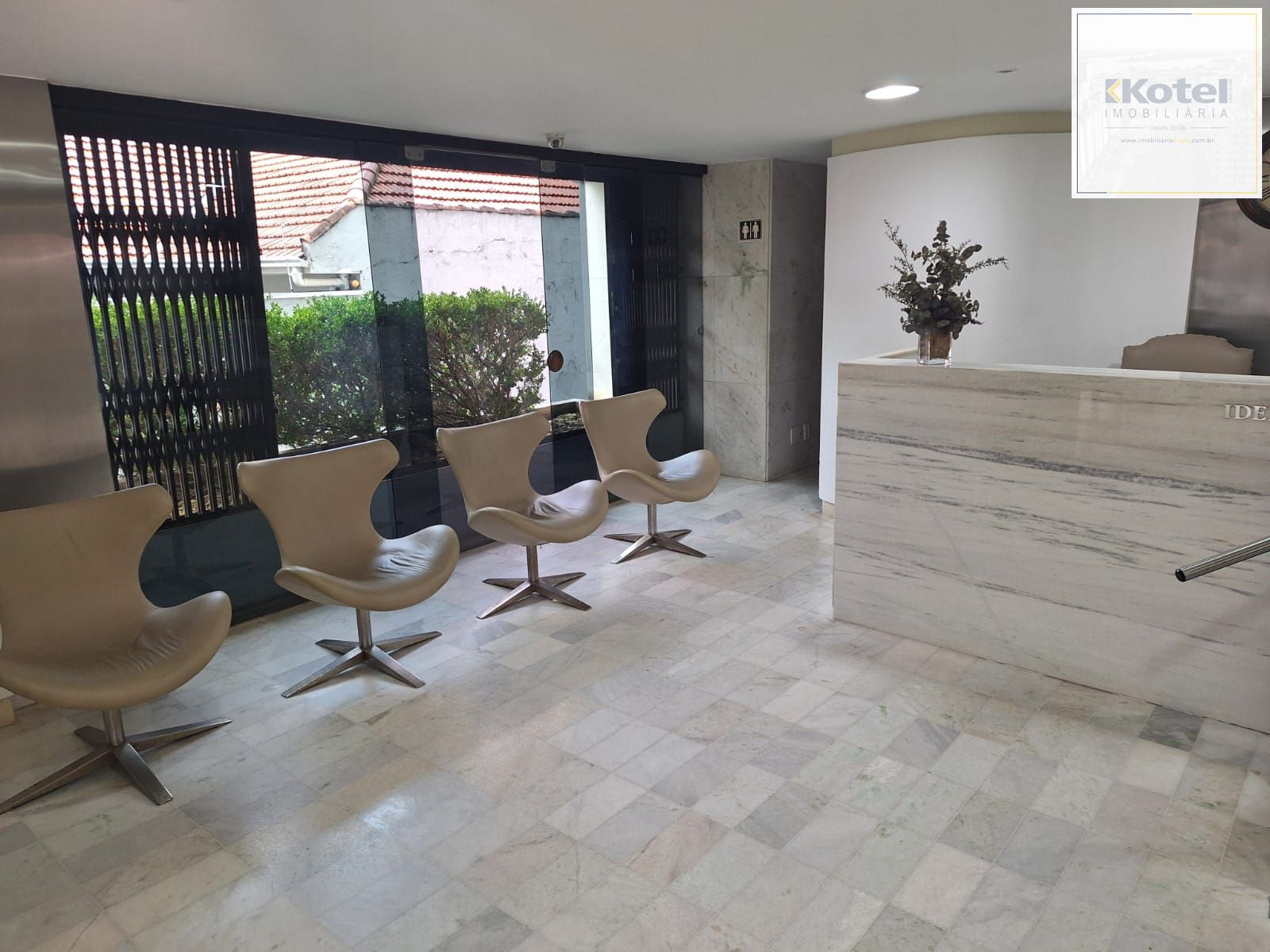Sala coml. térreo,36m2, 02 banhs. rua D.Laura, R,Branco, 01 vaga