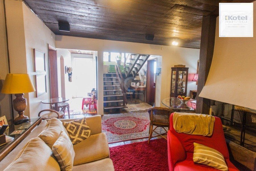 Casa para Venda - 400m², 3 dormitórios, sendo 1 suites, 5 vagas - Cristal — foto 2