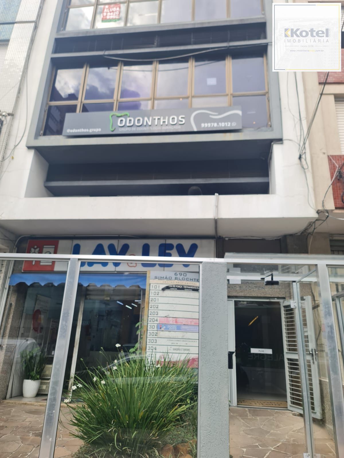 Excelente sala comercial no coração do bairro Bom Fim.