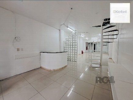 Loja Comercial na Rua Duque de Caxias - Centro Histórico, com 130,00m² privativos,