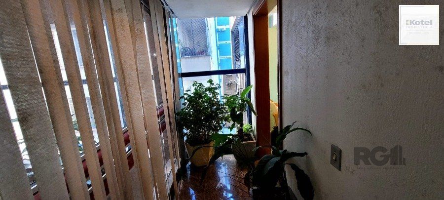 SALA AMPLA COM 73M² PRIVATIVOS, CENTRO PORTO ALEGRE, GARAGEM, ELEVADOR