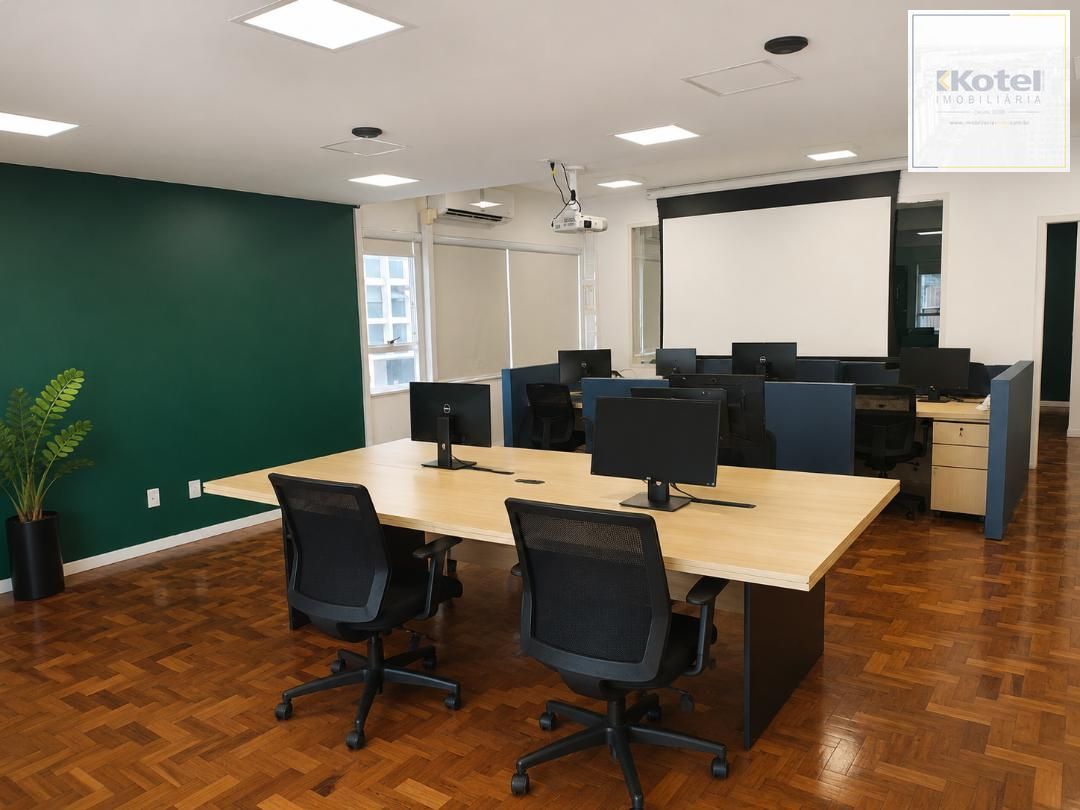 Excelente conjunto/sala separadas em sala 1001 e sala 1002 com 123, 68 m2 privativo cada sala (247,36m2 total das duas) 02 banheiro, 02 copas. Rua Andrade Neves.