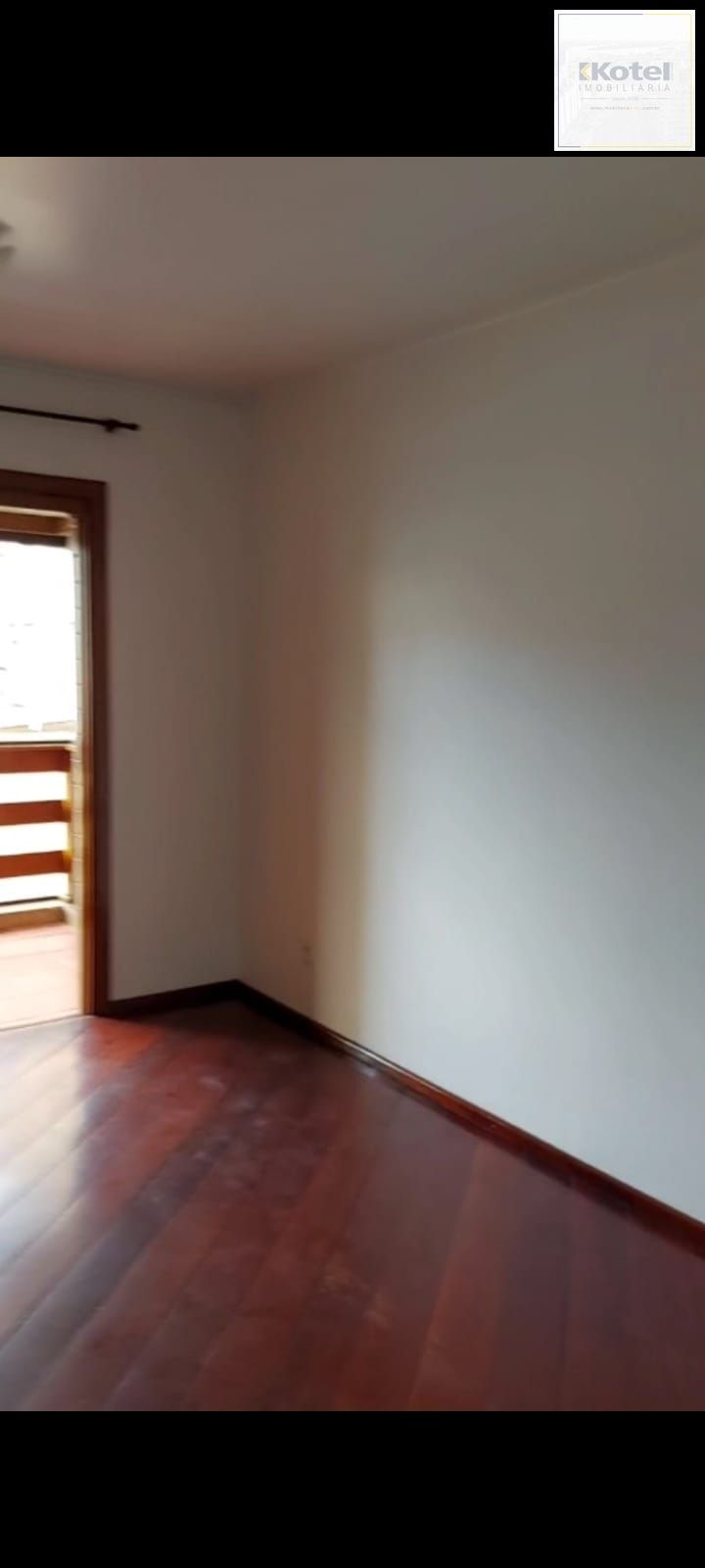 Bom apartamento de 2 dorm com uma vaga
