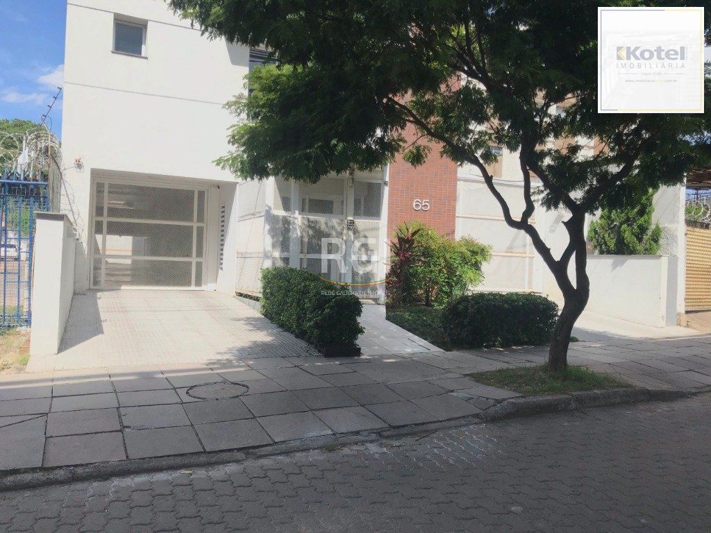 Conjunto/Sala para Venda - 123m², 0 dormitórios, 3 vagas - São João