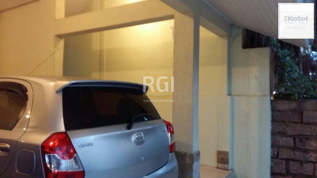 Sobrado para Venda - 245m², 4 dormitórios, sendo 1 suites, 3 vagas - Jardim Itu