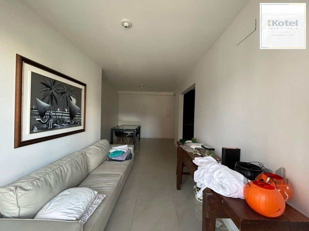 3 quartos (1 suíte), churrasqueira, sacada e 1 vaga. Infra completa.