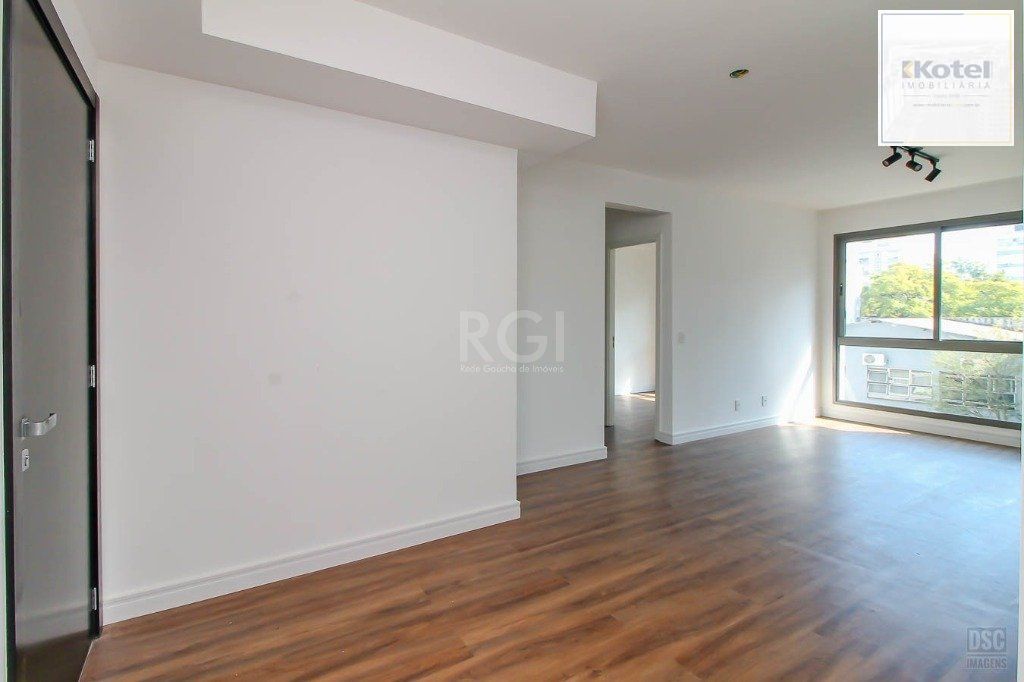 Semi mobiliado 2 quartos (1 suíte) e 1 vaga. Infra completa e ótima localização