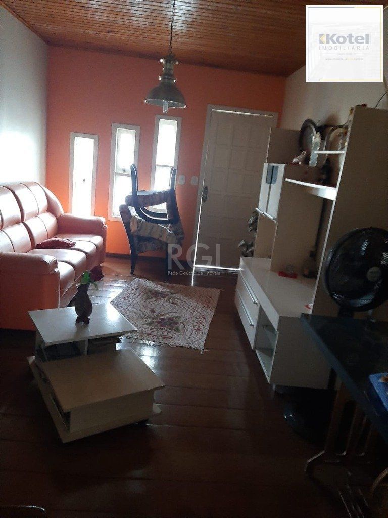 Casa  270m², 3 dormitórios, sendo 1 suites, 5 vagas - Recanto Corcunda