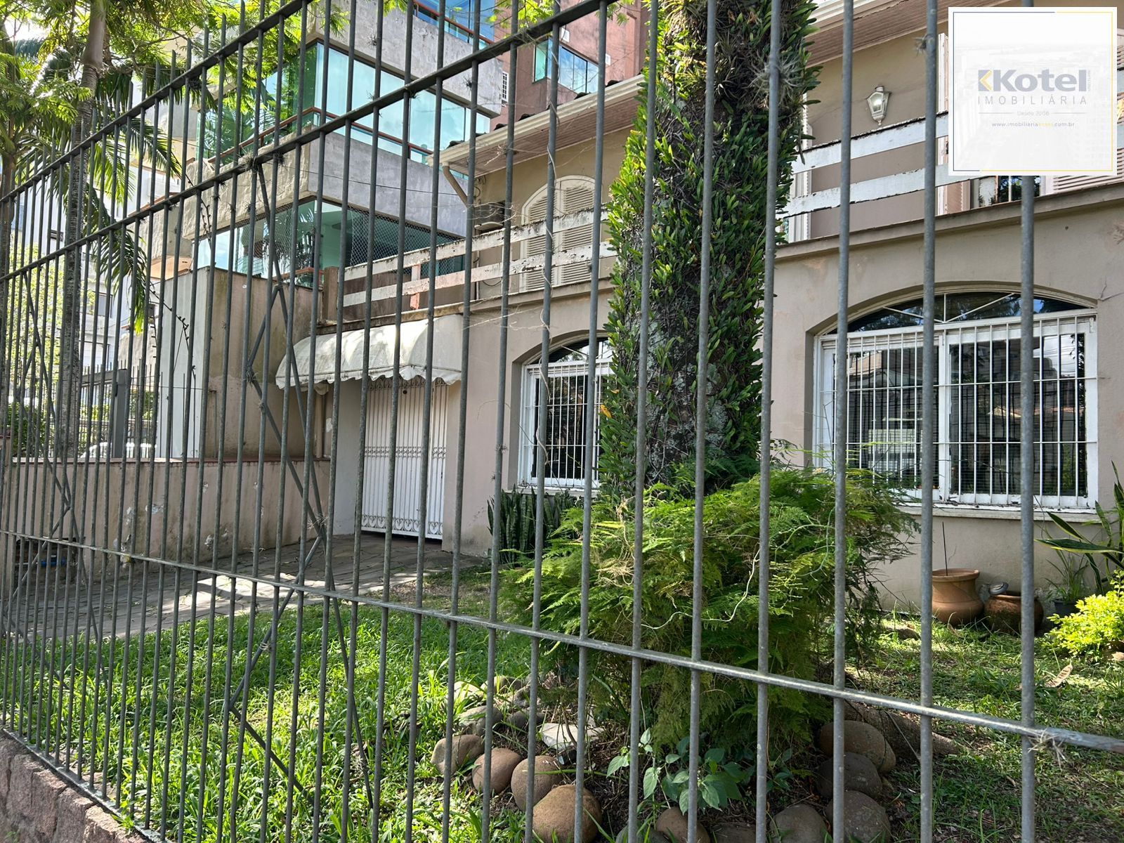 Casa com 260m² – Excelente localização para moradia ou comércio!