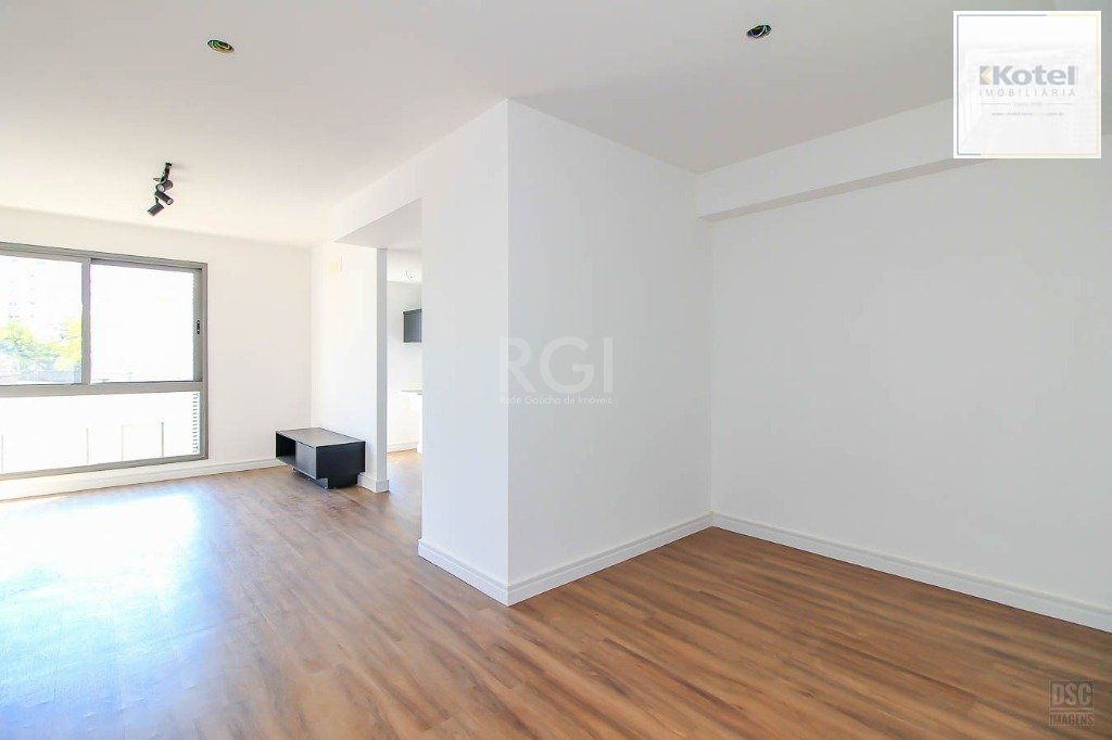 Semi mobiliado 2 quartos (1 suíte) e 1 vaga. Infra completa e ótima localização