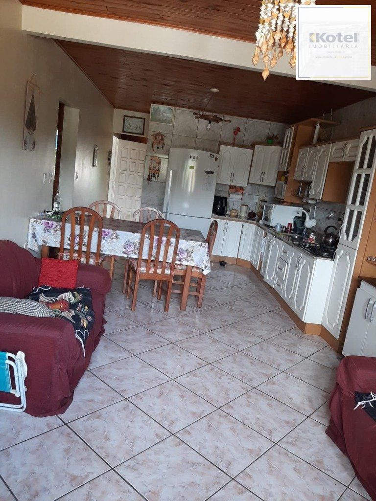 Casa  270m², 3 dormitórios, sendo 1 suites, 5 vagas - Recanto Corcunda