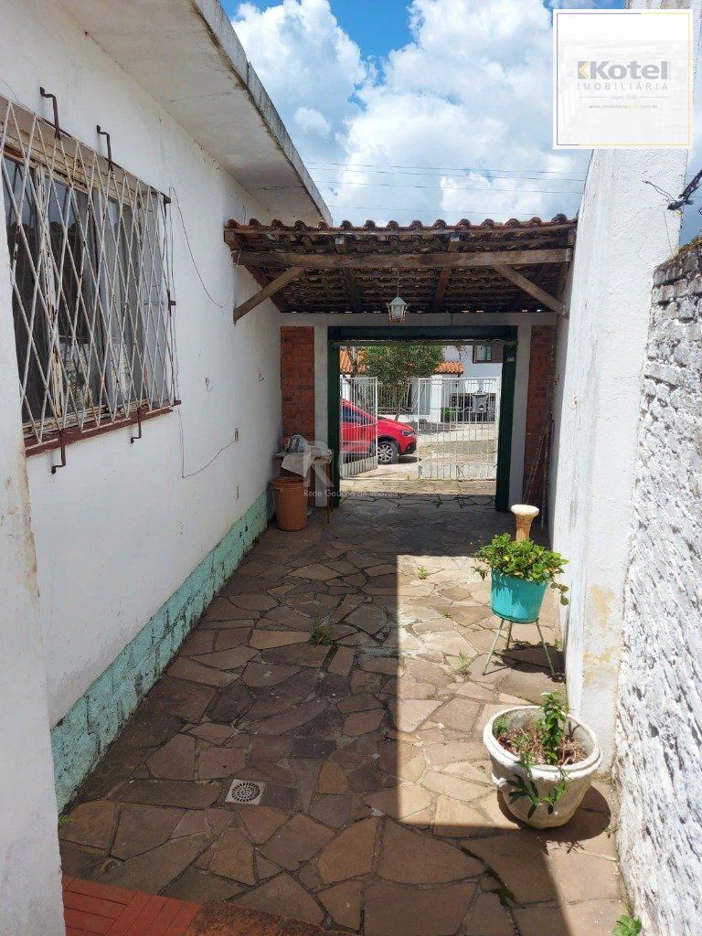 CASA COM CHURRASQUEIRA E GARAGEM PARA 2 CARROS — foto 5