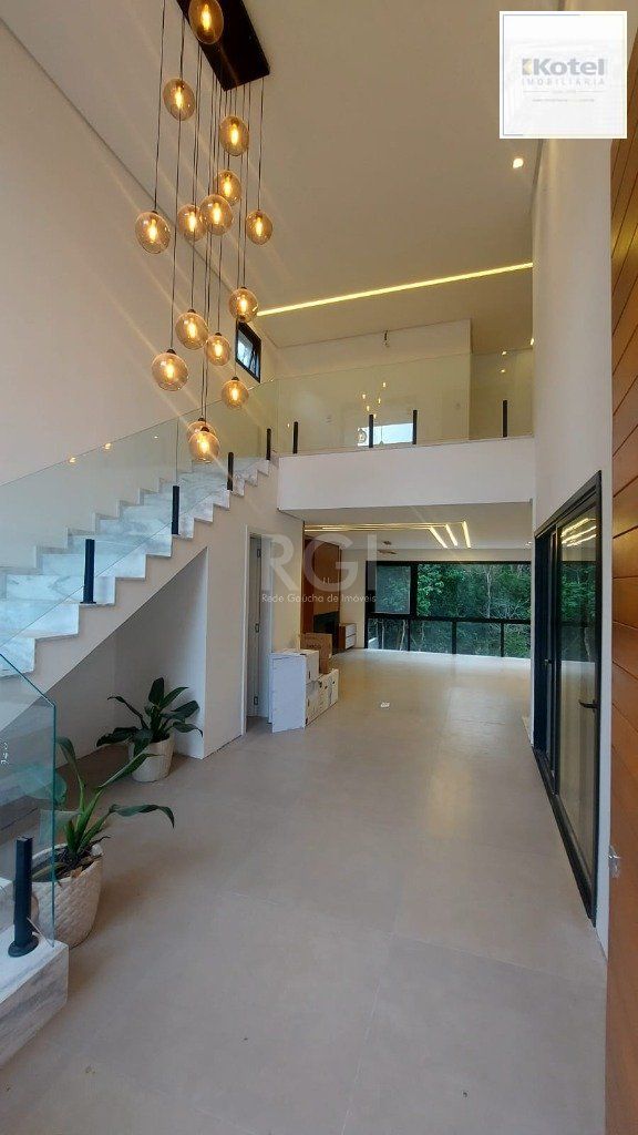 Casa Condominio para Venda - 330m², 3 dormitórios, sendo 3 suites, 2 vagas - Querência