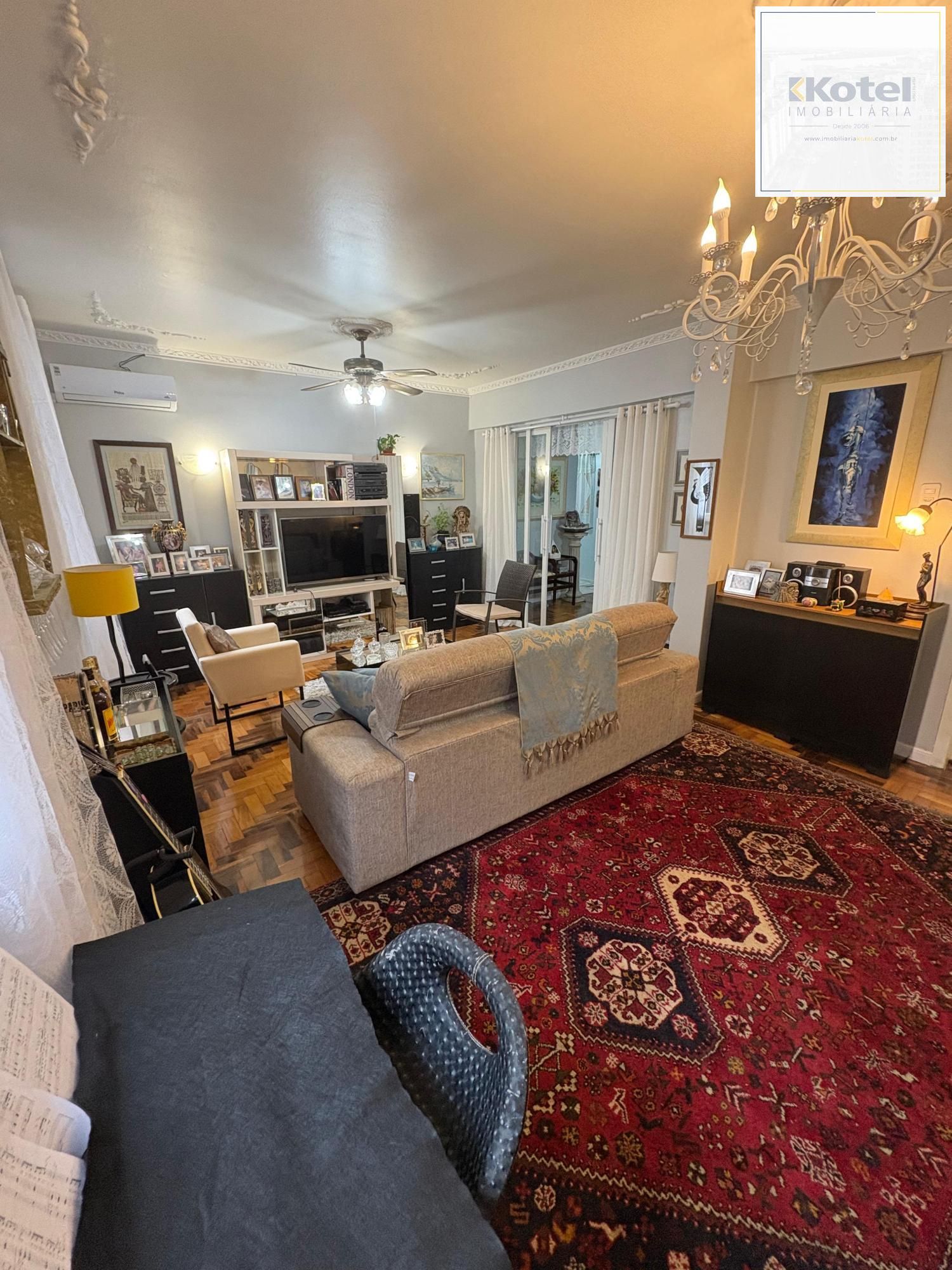 Apartamento com vista para o Guaíba com 4 quartos, portaria e elevador no Centro Histórico