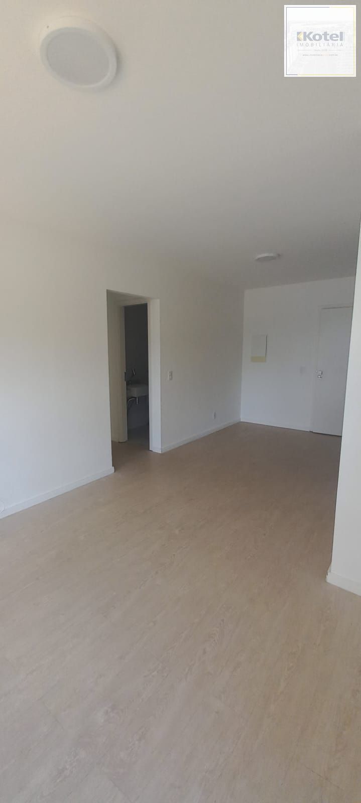 APARTAMENTO 02 DORMITÓRIOS , SUÍTE E VAGA COBERTA — foto 3
