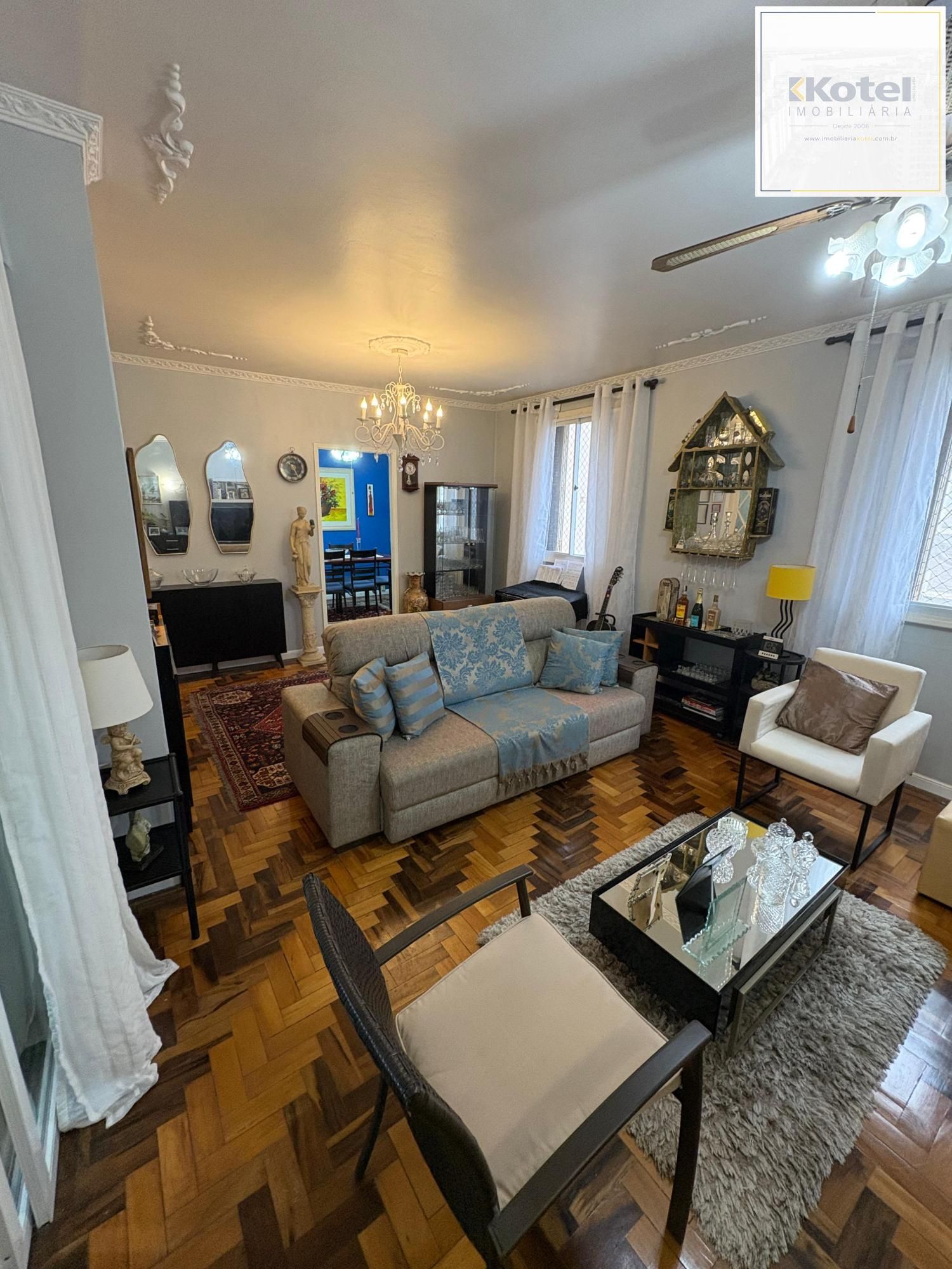 Apartamento com vista para o Guaíba com 4 quartos, portaria e elevador no Centro Histórico