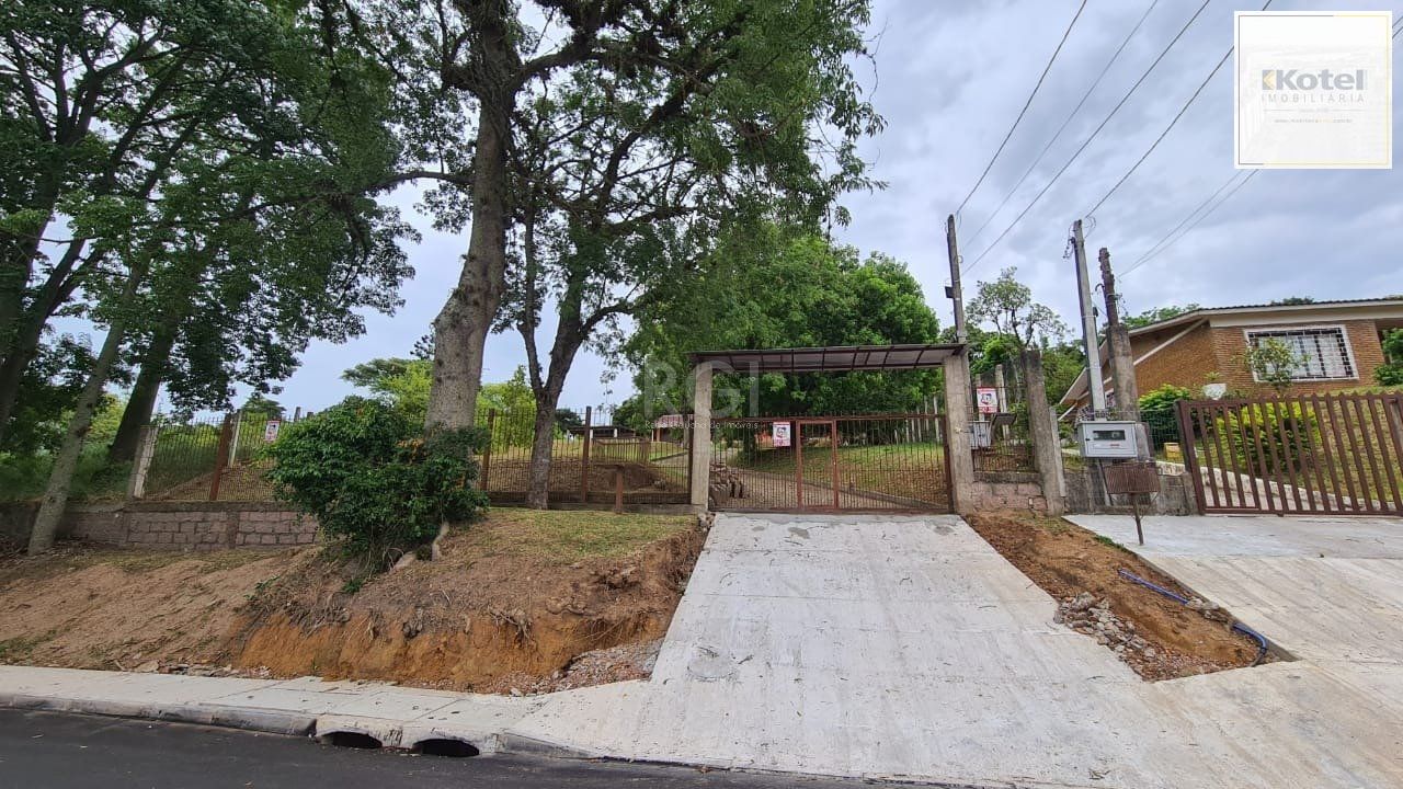 Sobrado para Venda - 200m², 3 dormitórios, sendo 1 suites, 3 vagas - Belém Novo