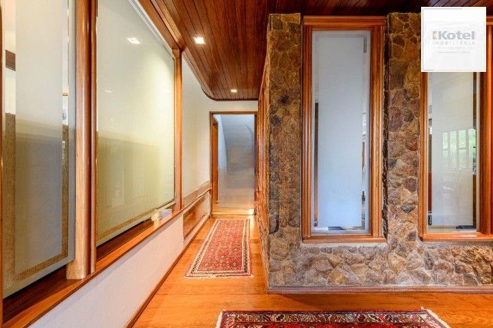 Casa de Alto Padrão em Condomínio Fechado na Zona Sul de Porto Alegre