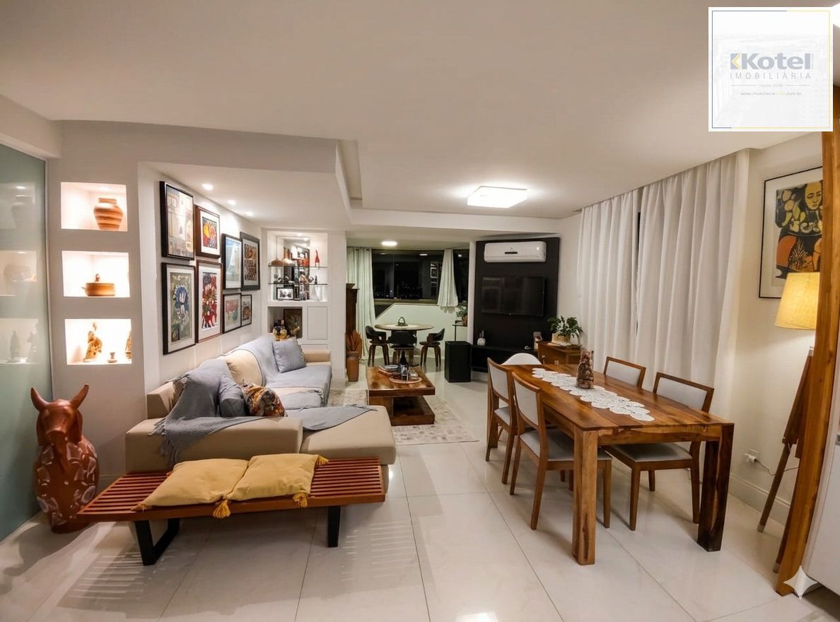 Apartamento Jurerê com suíte, vaga a 650 metros da praia