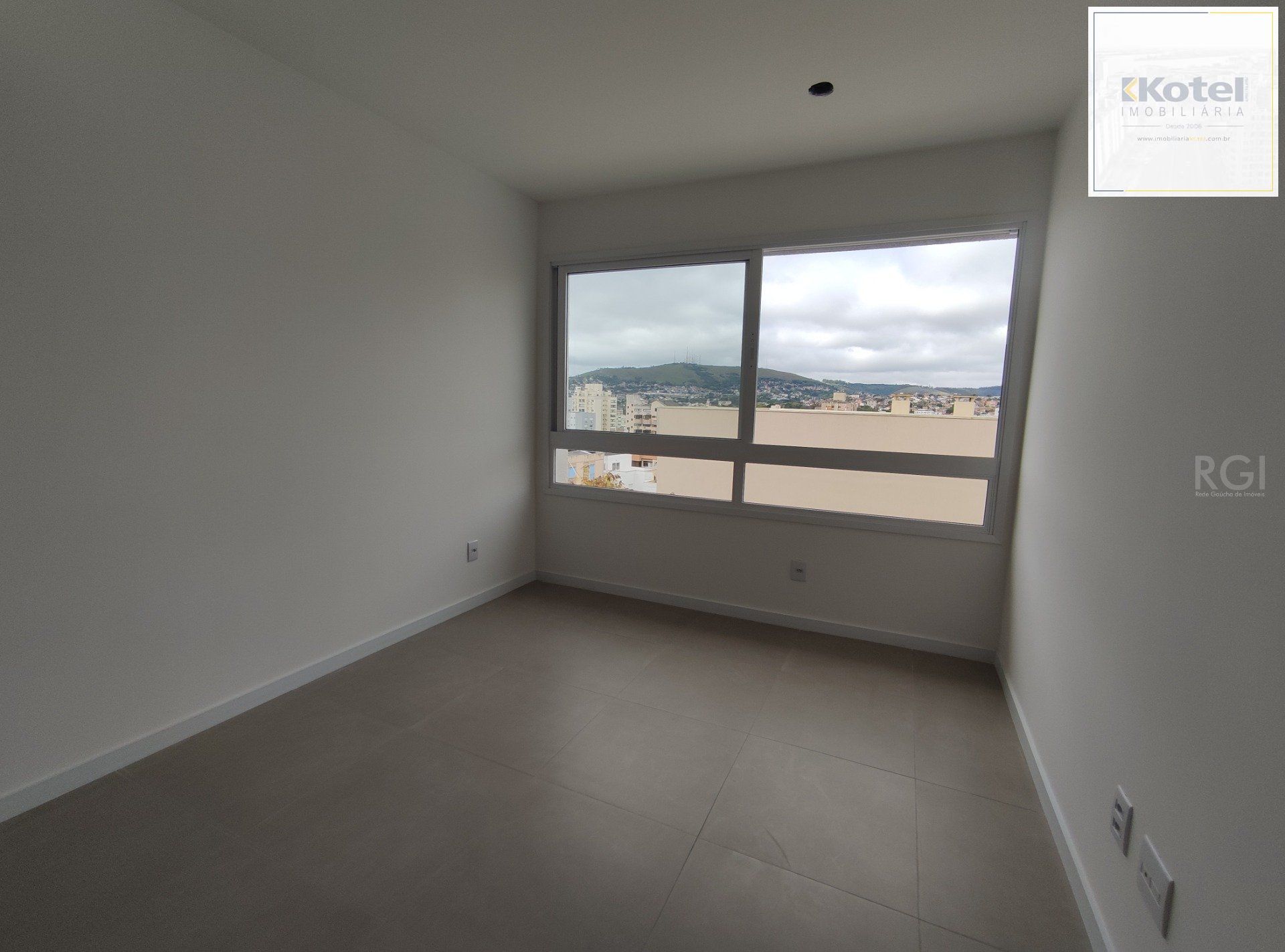 Duplex para Venda - 83.08m², 2 dormitórios, sendo 2 suites, 2 vagas - Petrópolis