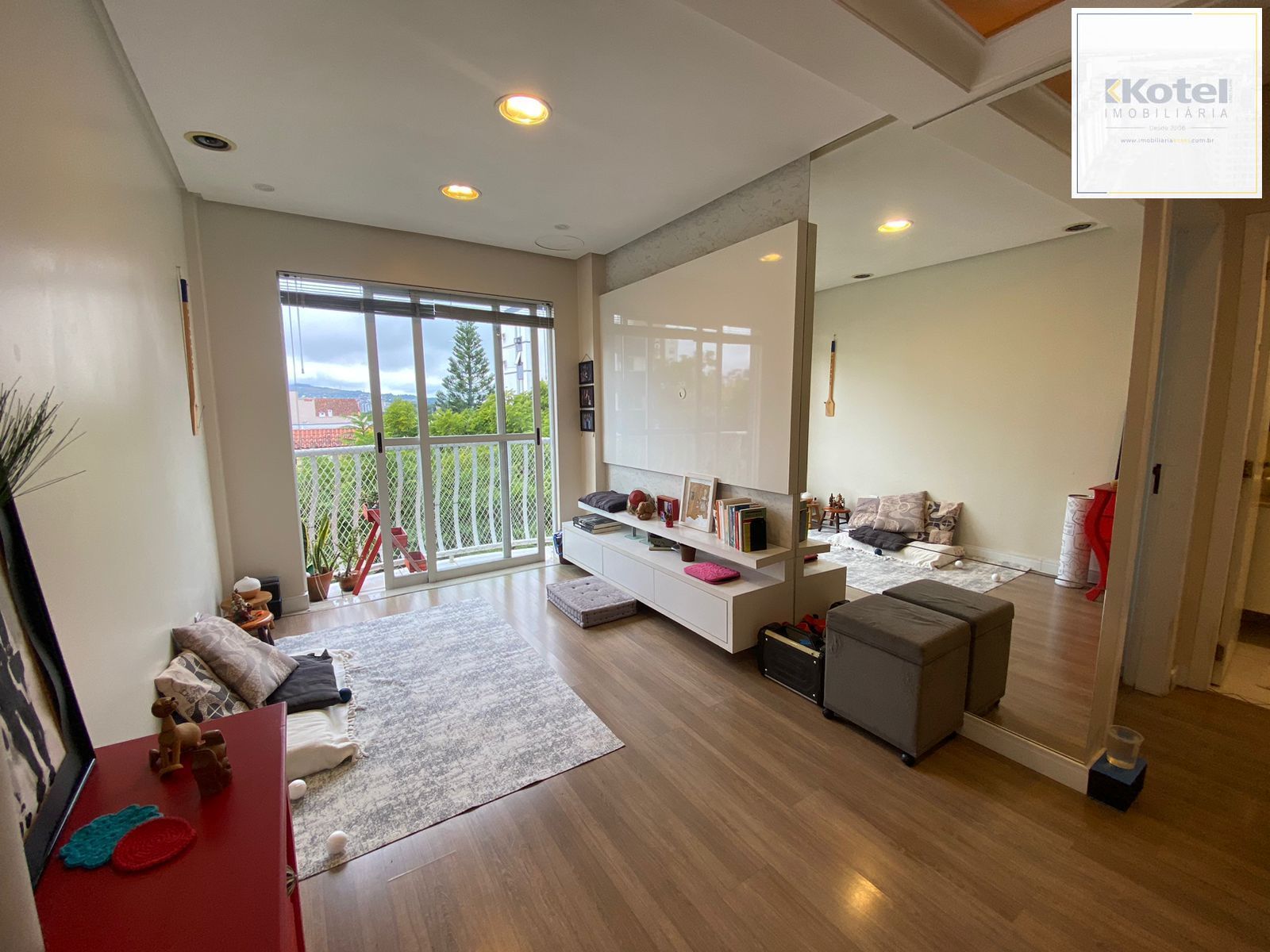 Apartamento 1 dormitório com vaga e elevador no Petrópolis