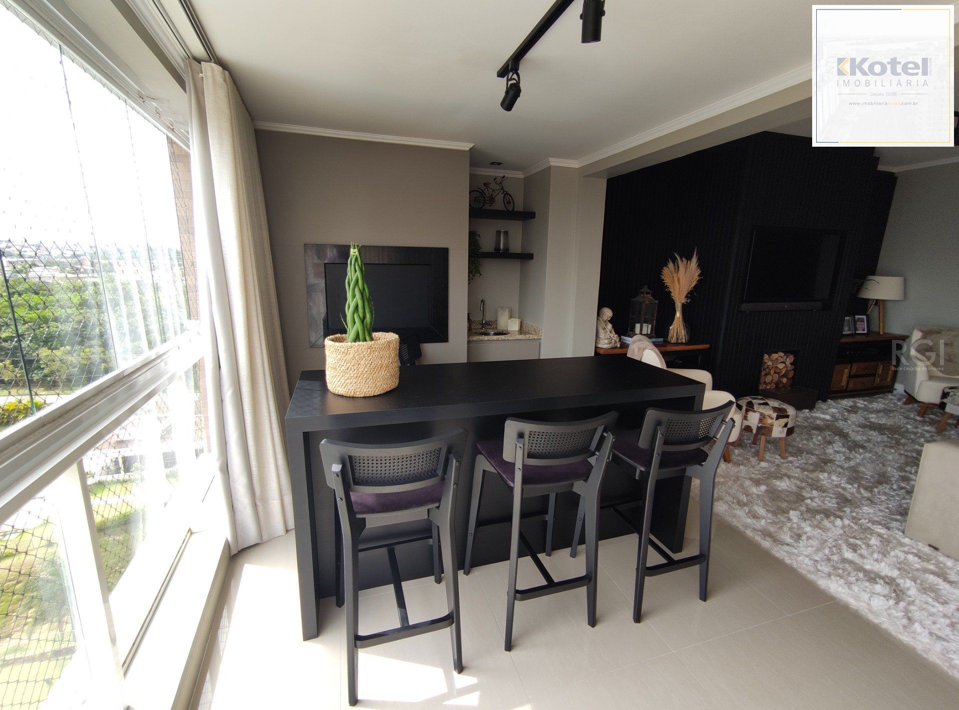 Apartamento para Venda - 162.53m², 3 dormitórios, sendo 3 suites, 2 vagas - Jardim Do Salso