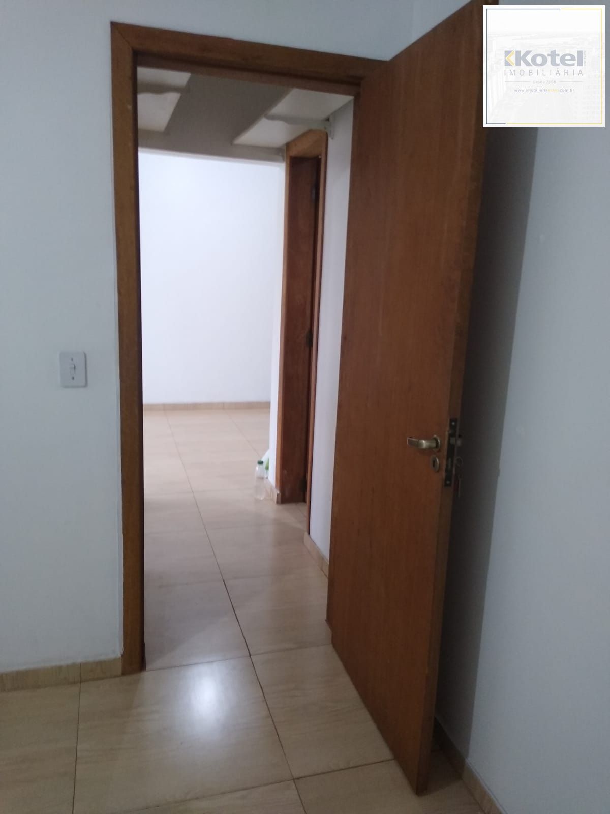 1 DORMITÓRIO COM VAGA PERTO DA PUC | DESOCUPADO — foto 2