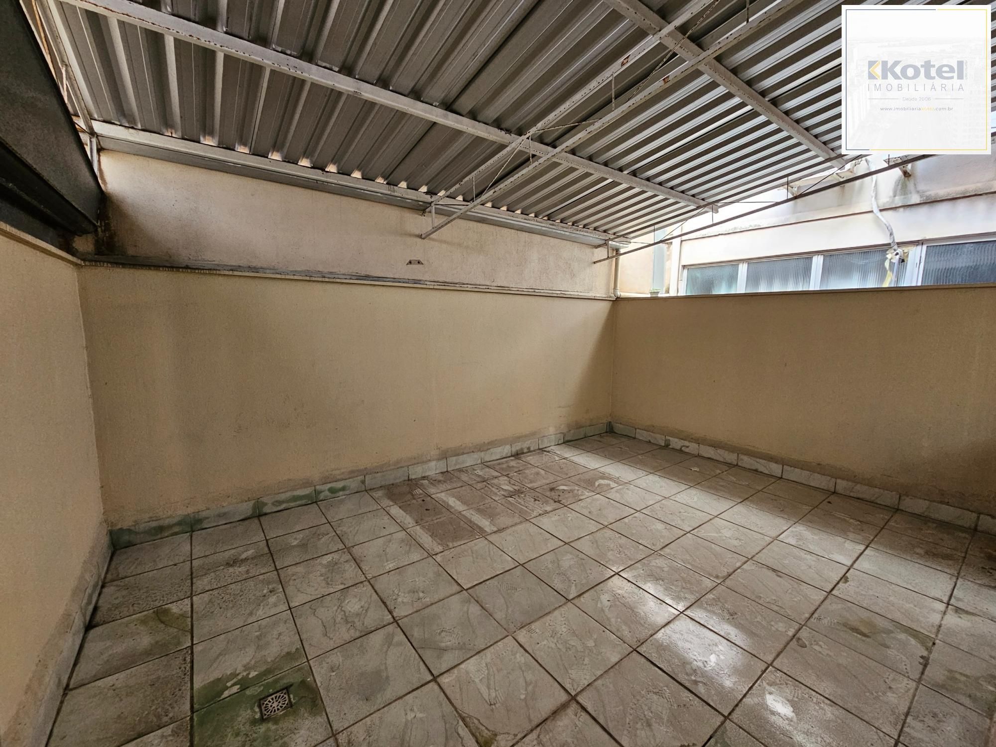 Ampla sala comercial na Cristóvão Moinhos de Vento com 53m2