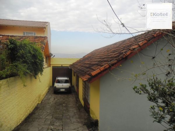 Casa 3 dormitórios perto da PUC/Cristiano Fischer