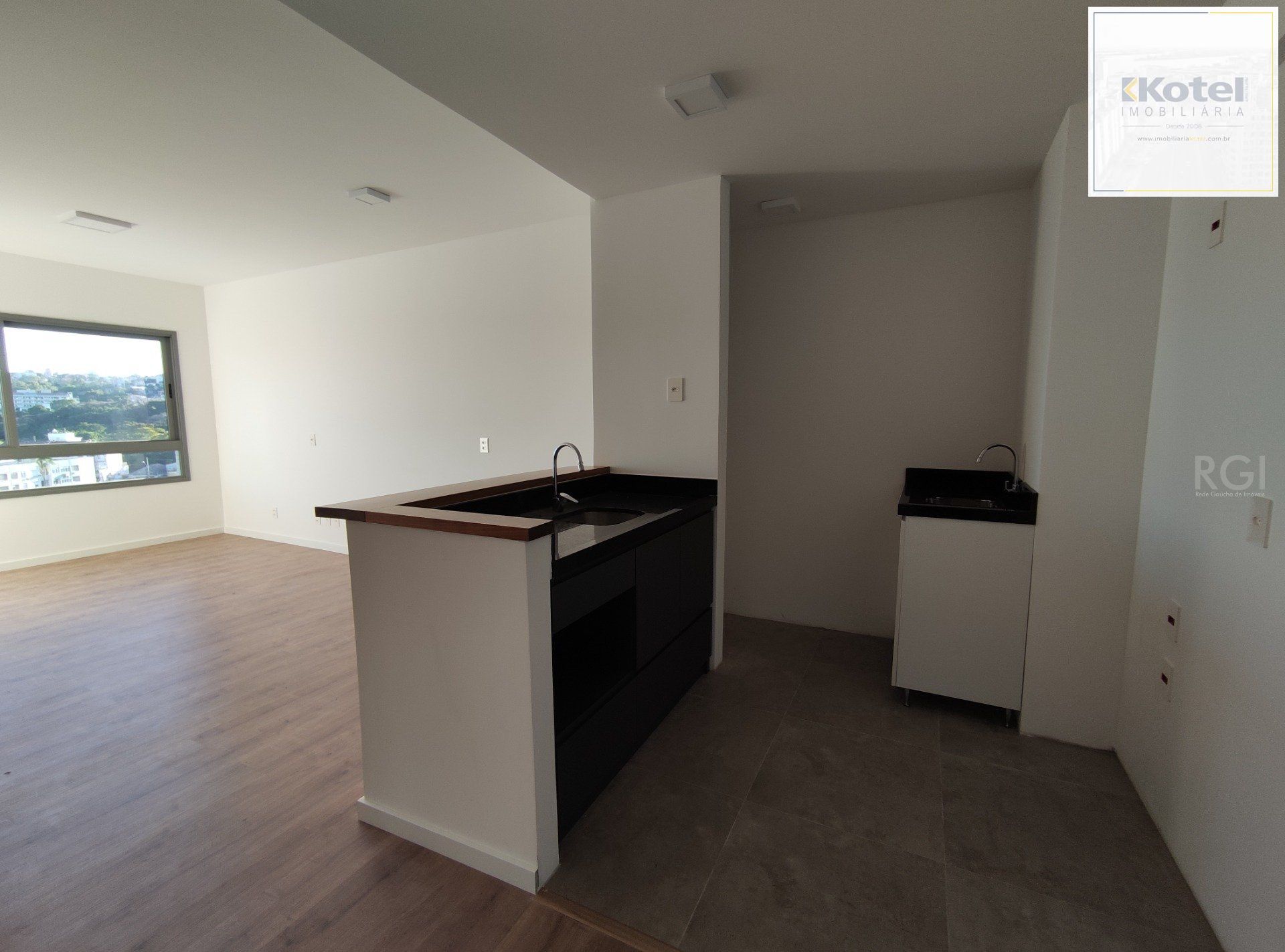 Apartamento para Venda - 44.98m², 1 dormitório, sendo 1 suites, 1 vaga - Teresópolis — foto 2