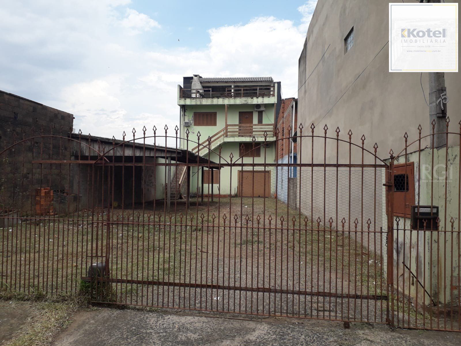 Casa para Venda - 350m², 3 dormitórios, sendo 1 suites, 9 vagas - Vila Silveira Martins