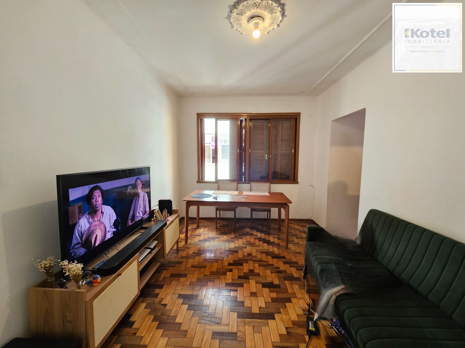 Apartamento 3 dormitórios com sacada na Cristóvão