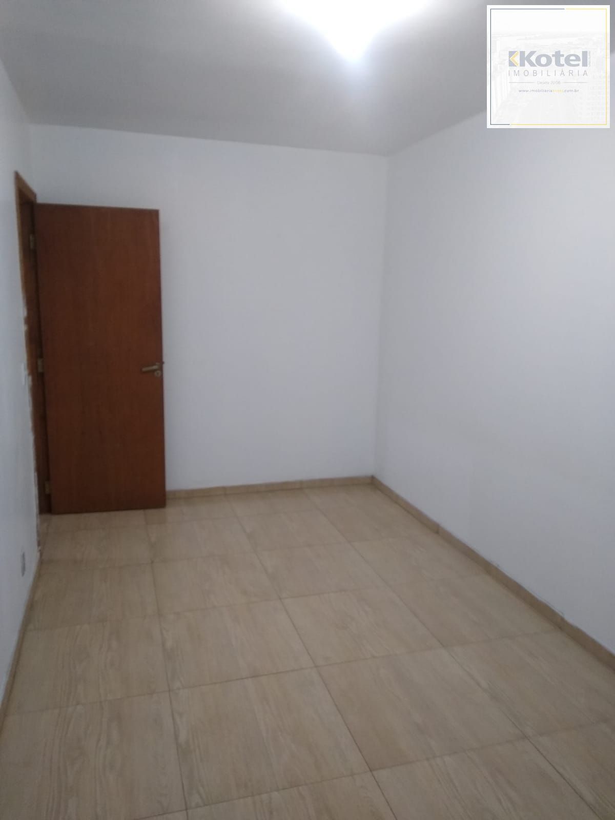 1 DORMITÓRIO COM VAGA PERTO DA PUC | DESOCUPADO — foto 3