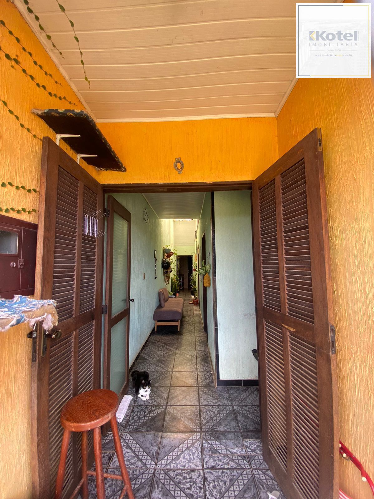 Casa 3 dormitórios com amplo terreno — foto 2