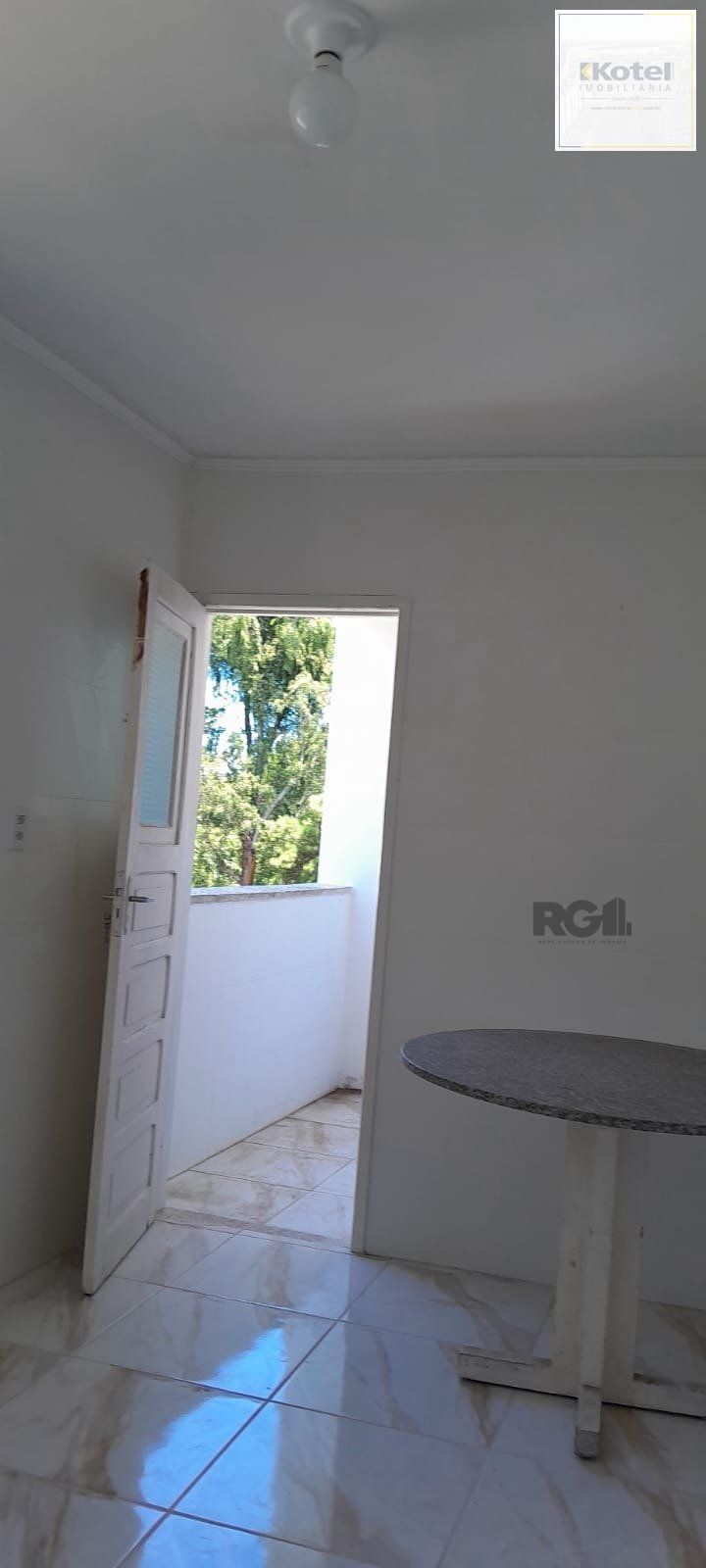 AP 3 DORM SEMIMOBILIADO BAIRRO SANTA CECÍLIA