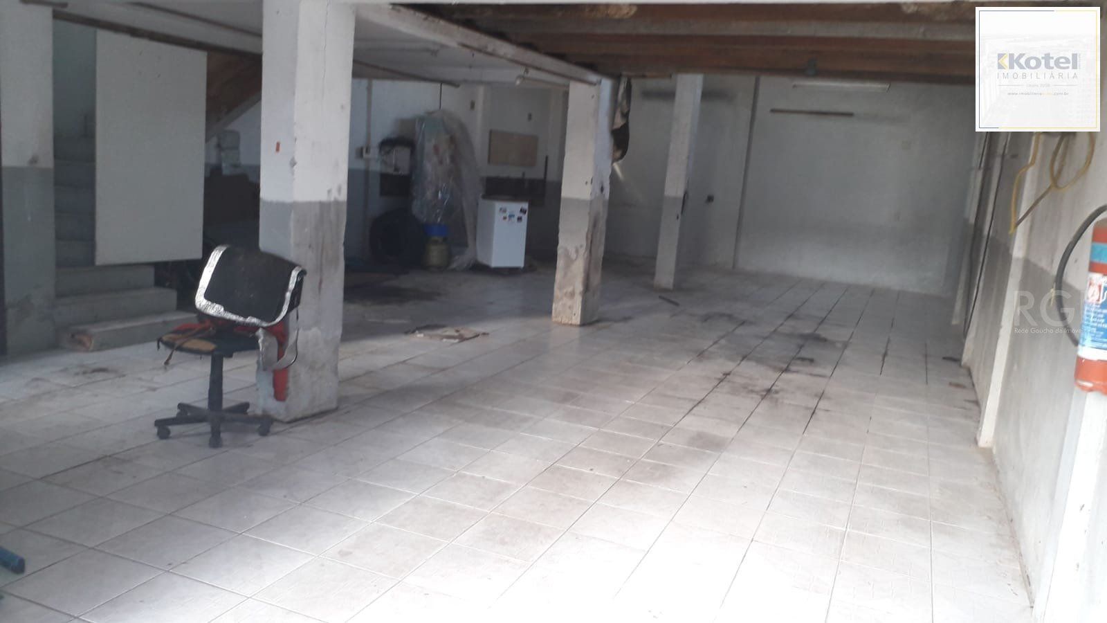 Casa para Venda - 350m², 3 dormitórios, sendo 1 suites, 9 vagas - Vila Silveira Martins