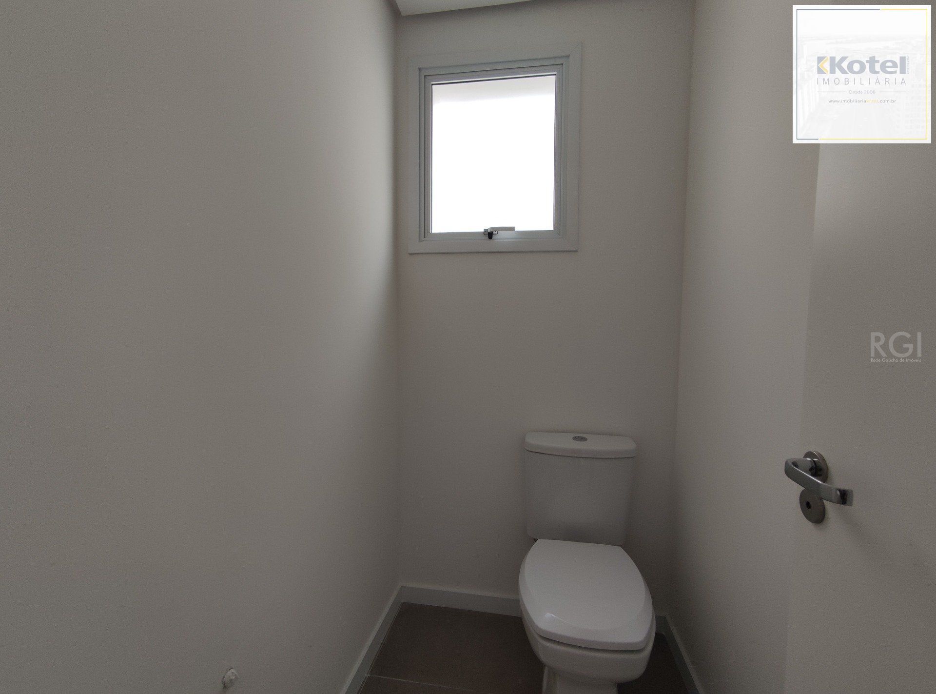 Duplex para Venda - 83.08m², 2 dormitórios, sendo 2 suites, 2 vagas - Petrópolis