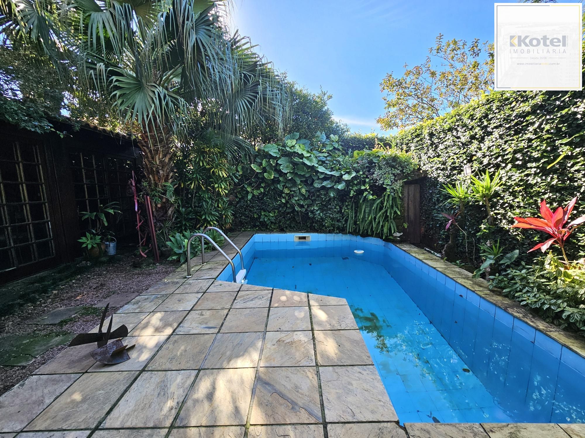 LINDO SOBRADO DE ESQUINA COM PISCINA NO JARDIM ISABEL