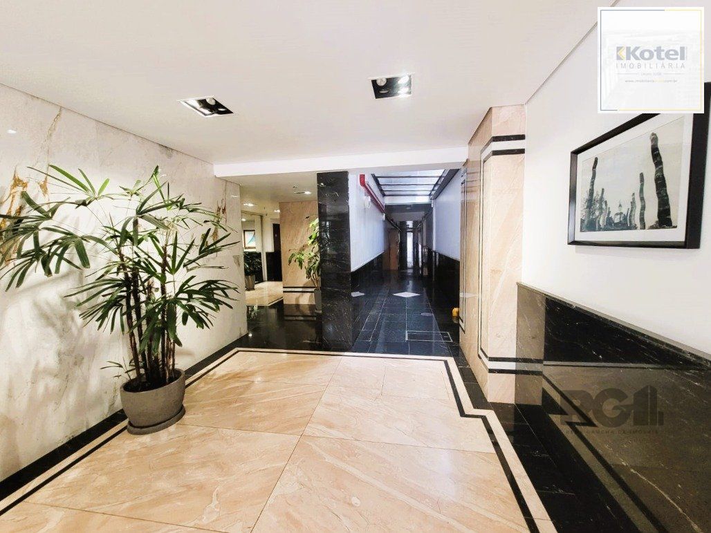 EXCELENTE SALA COMERCIAL NO CENTRO DA CIDADE DE PORTO ALEGRE