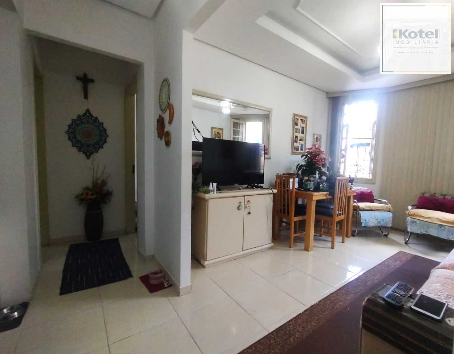 Apartamento 2 dormitórios semimobiliado próximo do Colégio Rosário — foto 4
